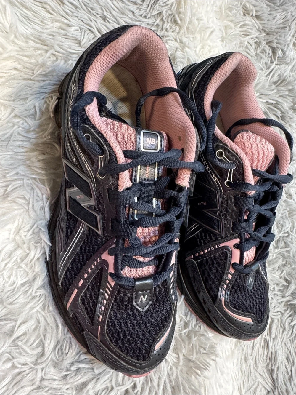 New Balance Women's Black and Pink Athletic Running Sneakers